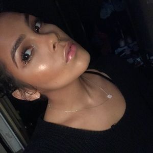 Meet your Posher, Charlene